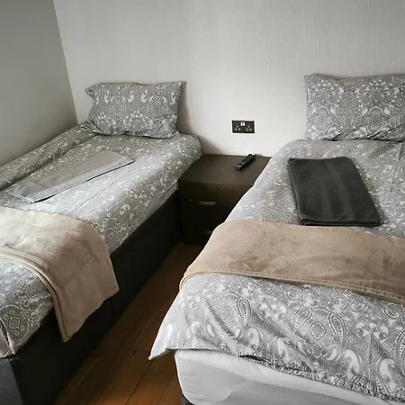 Oyo The Kilburn Arms Bed & Breakfast London Exterior photo