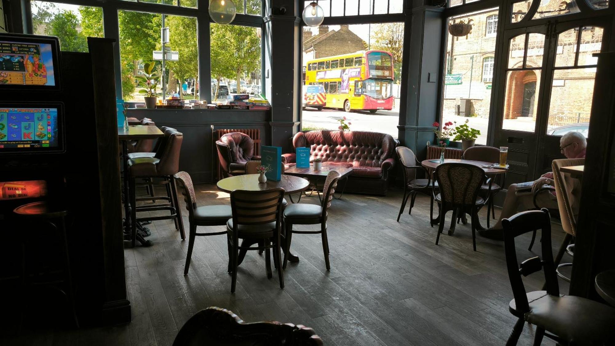 Couette-café Oyo The Kilburn Arms 3*